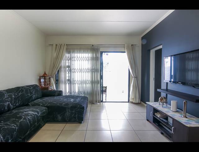 3 BEDROOM APARTMENT TO LET IN BRYANSTON